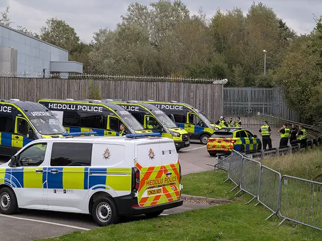 Police were on standby at Tesco car park in Gallagher Retail Park, Caerphilly