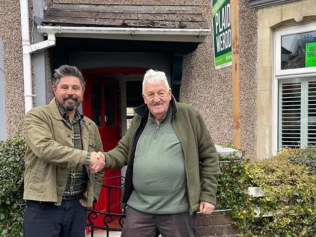 Senedd candidate Gareth Hughes, right, with former New Zealand MP Gareth Hughes