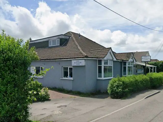 The New Bungalow Club, Oakdale