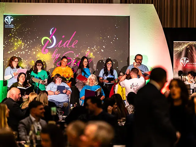 Side by Side Choir performing