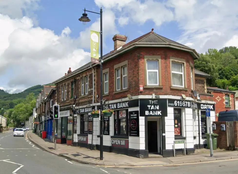 CAERPHILLY: &lsquo;We really can&rsquo;t wait&rsquo;: New bakery planned for &lsquo;prominent&rsquo; town centre location