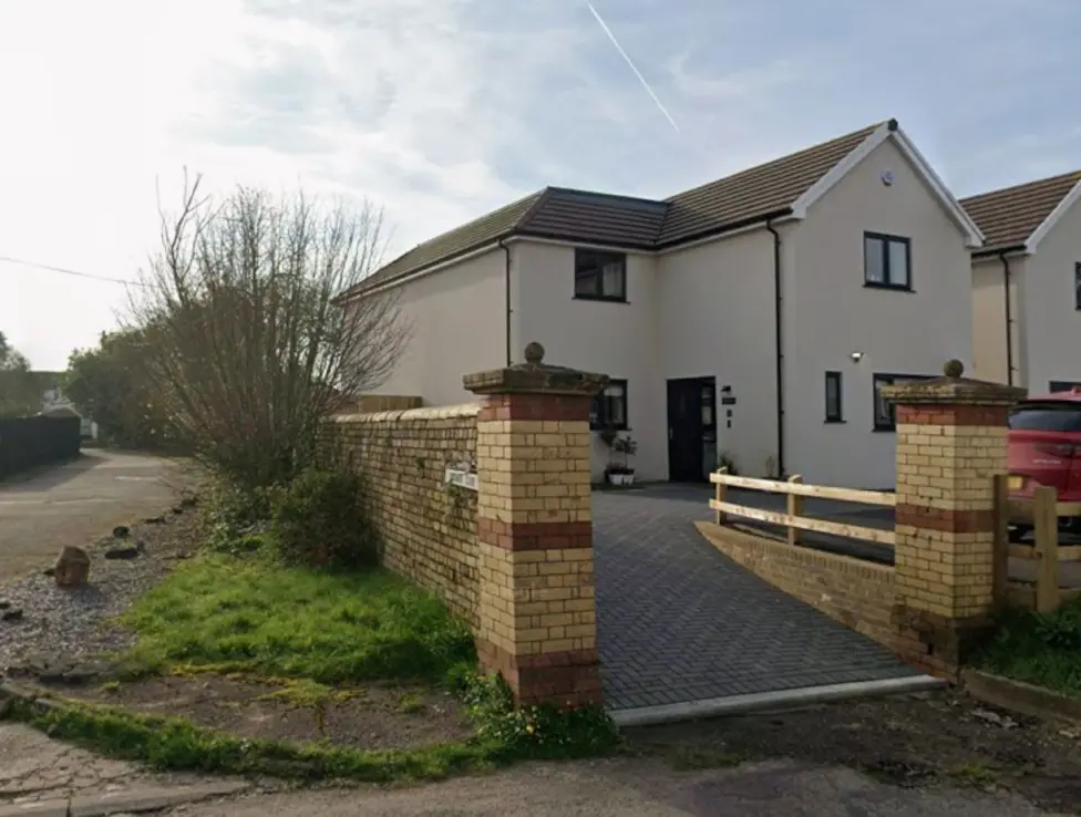 NEWPORT: Villagers at odds over plan to lower &lsquo;historic feature&rsquo; wall