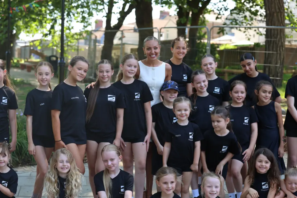 Amy Dowden with students from Shappelle's