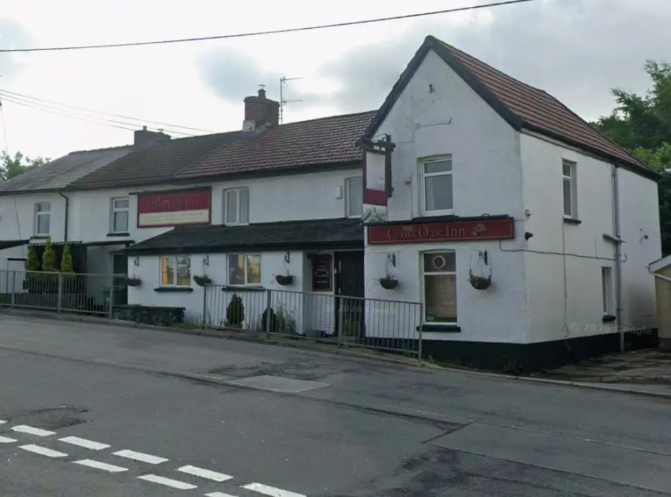CAERPHILLY: Thumbs up for pub&rsquo;s new bar and beer garden