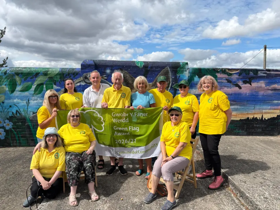 Ruth Jones with members of Cefn Fforest Eco Park