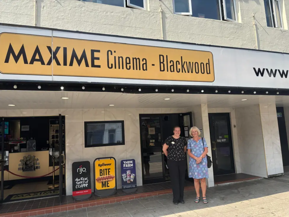 Ruth Jones MP visited Maxime Cinema in Blackwood