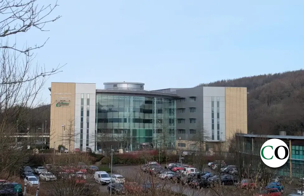 Thumbs up for padel court plans at industrial estate