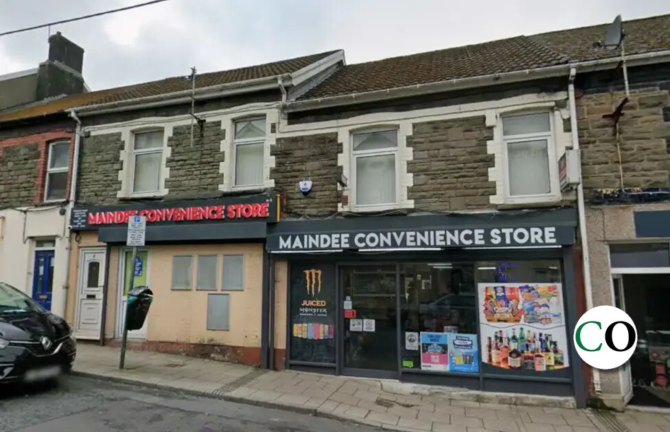 Shopkeepers granted booze licences despite ‘acrimony’ between them