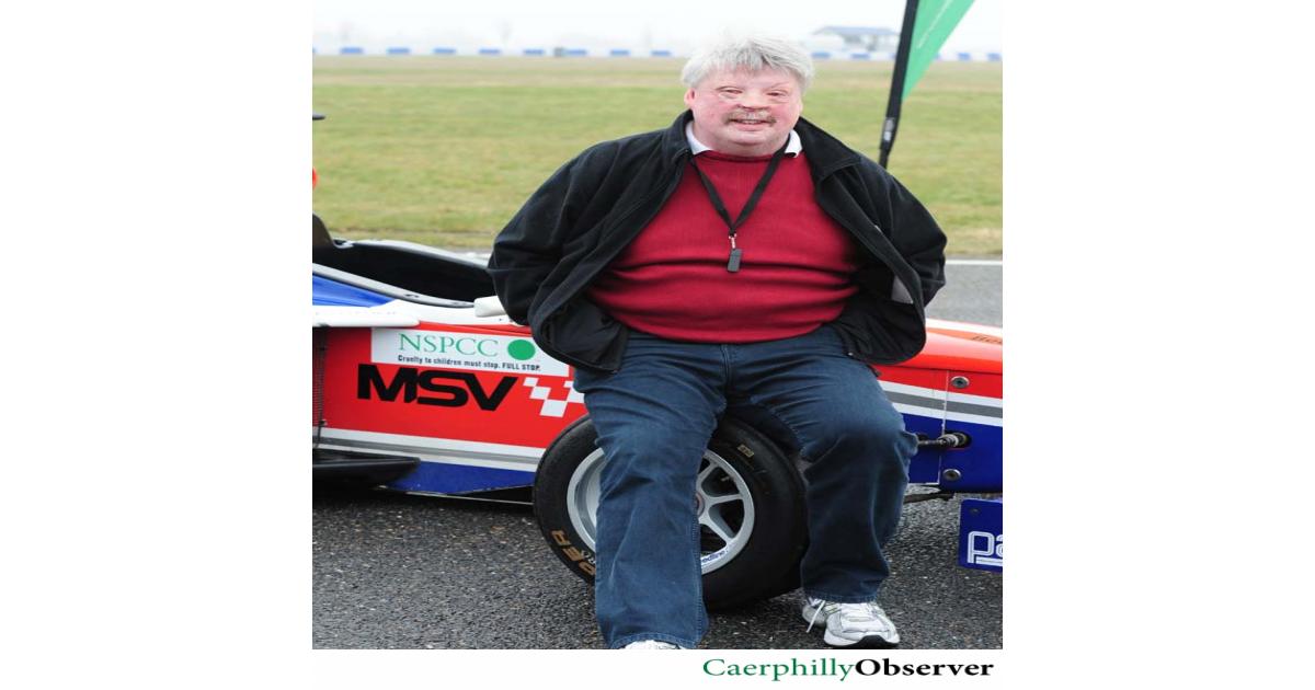 Falklands veteran Simon Weston “still friends” with Argentinian pilot